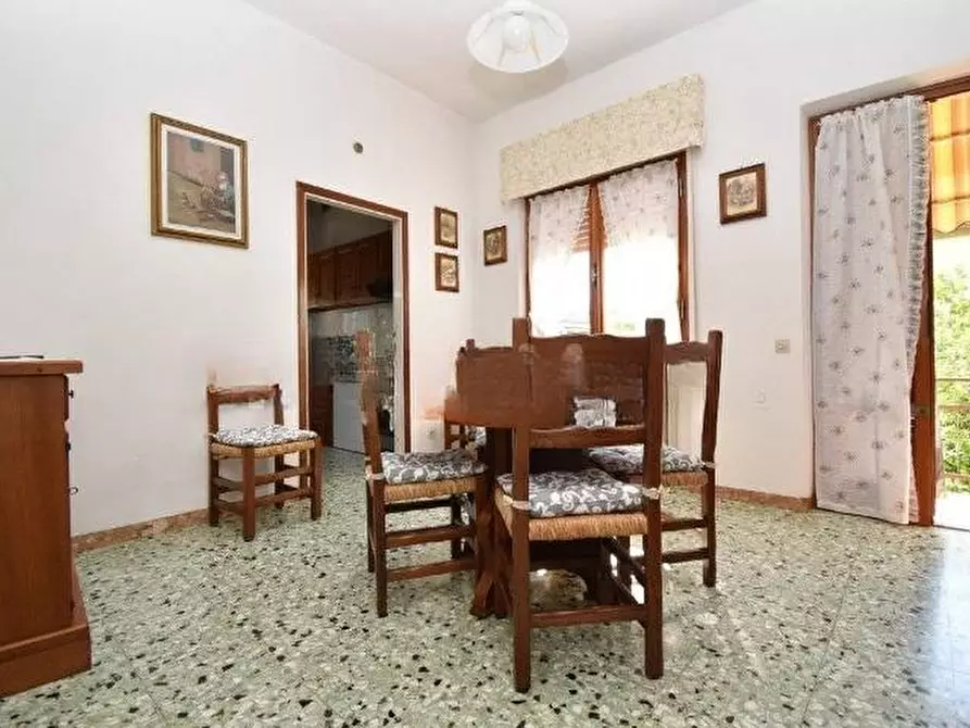 Immagine 5 di Villa in vendita  a Seravezza