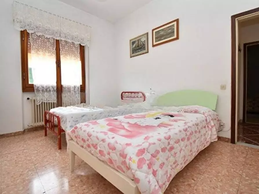 Immagine 7 di Villa in vendita  a Seravezza