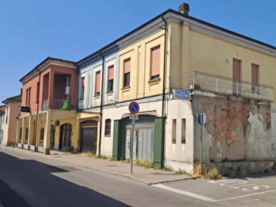 Immagine 1 di Appartamento in vendita  a Lungavilla