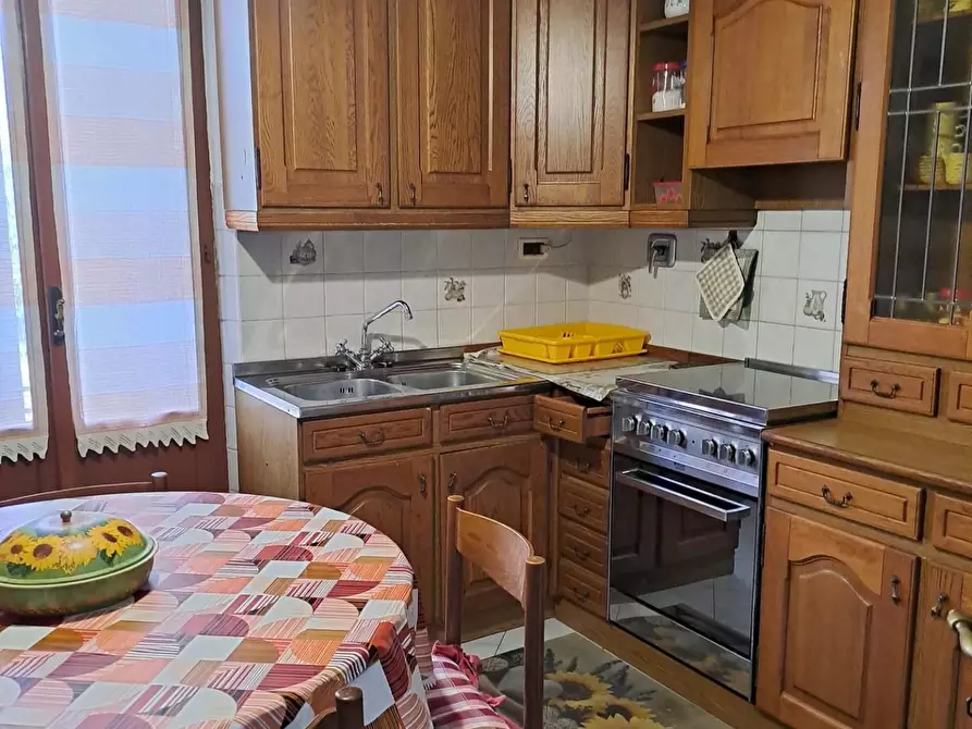 Immagine 6 di Appartamento in affitto  a Massa