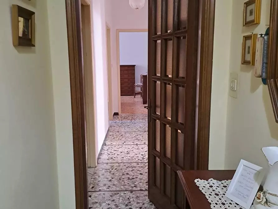 Immagine 11 di Appartamento in affitto  a Massa