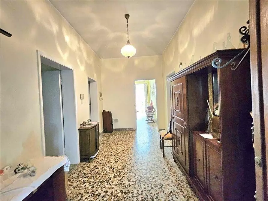 Immagine 11 di Casa indipendente in vendita  a Massa