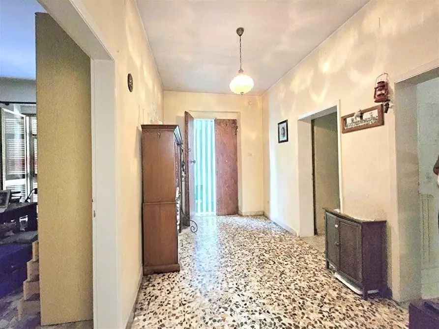 Immagine 16 di Casa indipendente in vendita  a Massa