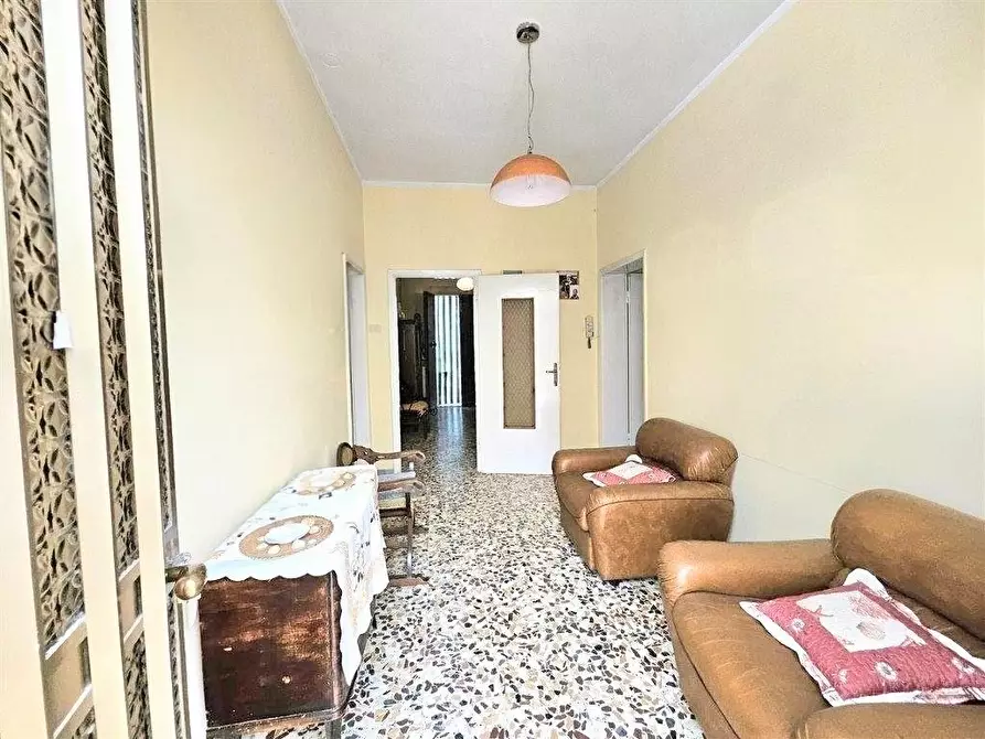 Immagine 10 di Casa indipendente in vendita  a Massa