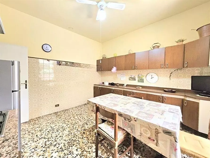 Immagine 9 di Casa indipendente in vendita  a Massa