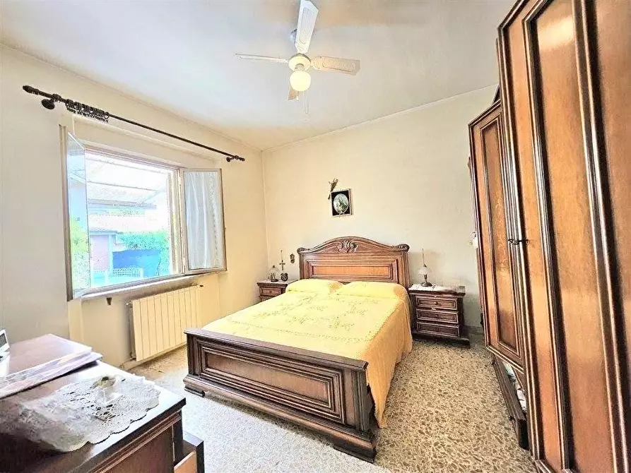 Immagine 15 di Casa indipendente in vendita  a Massa