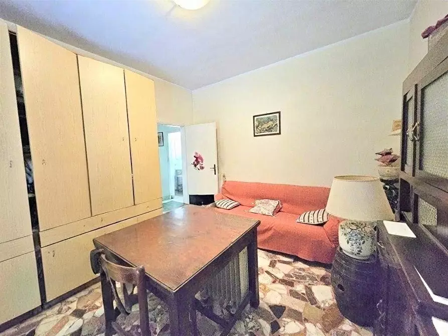 Immagine 4 di Casa indipendente in vendita  a Massa