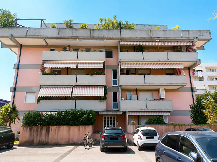 Immagine 45 di Mansarda in vendita  a Carrara