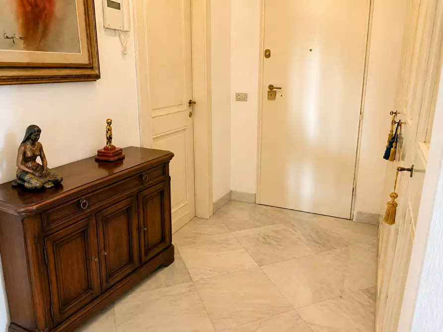 Immagine 5 di Mansarda in vendita  a Carrara