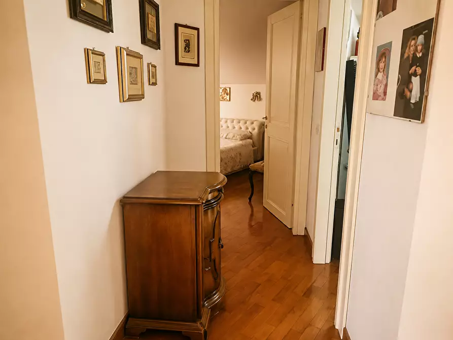 Immagine 24 di Mansarda in vendita  a Carrara