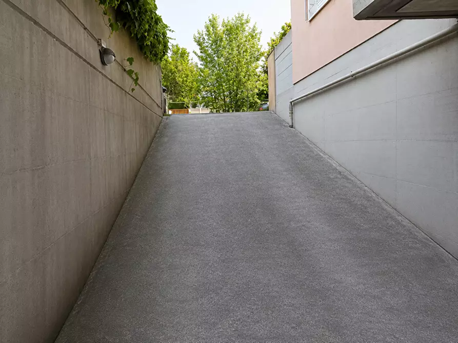 Immagine 46 di Mansarda in vendita  a Carrara