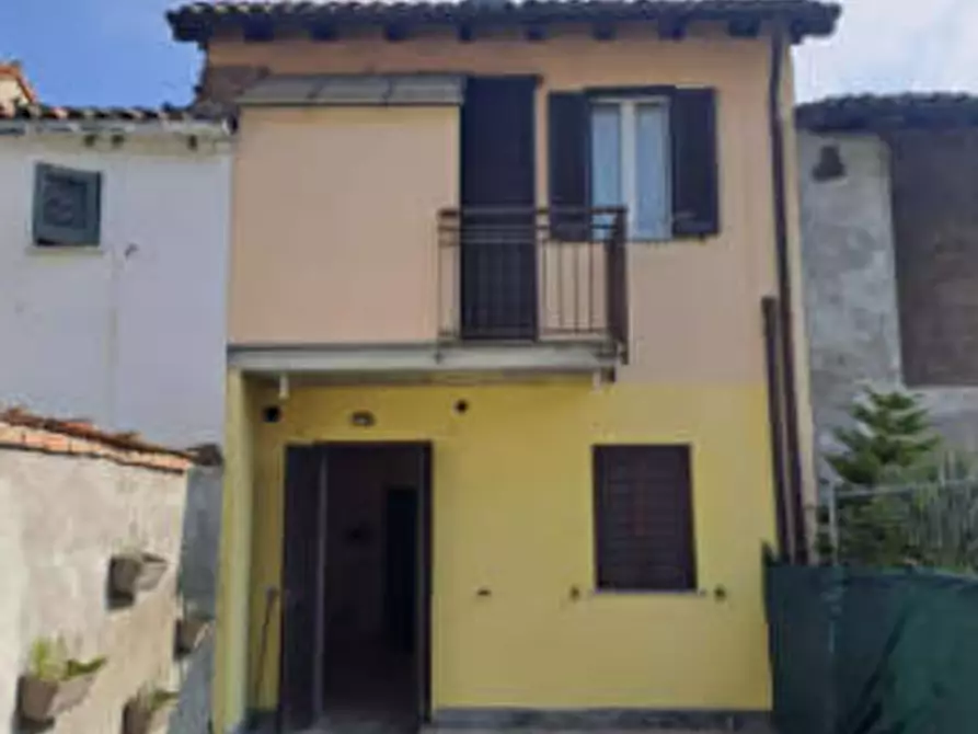 Immagine 2 di Porzione di casa in vendita  a Codevilla