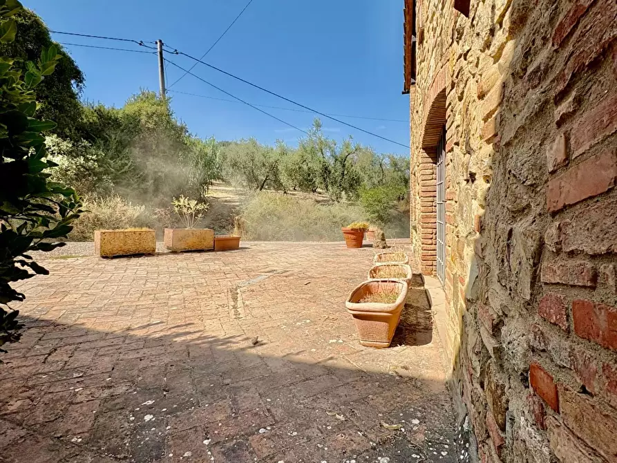 Immagine 55 di Casa colonica in vendita  a Gambassi Terme