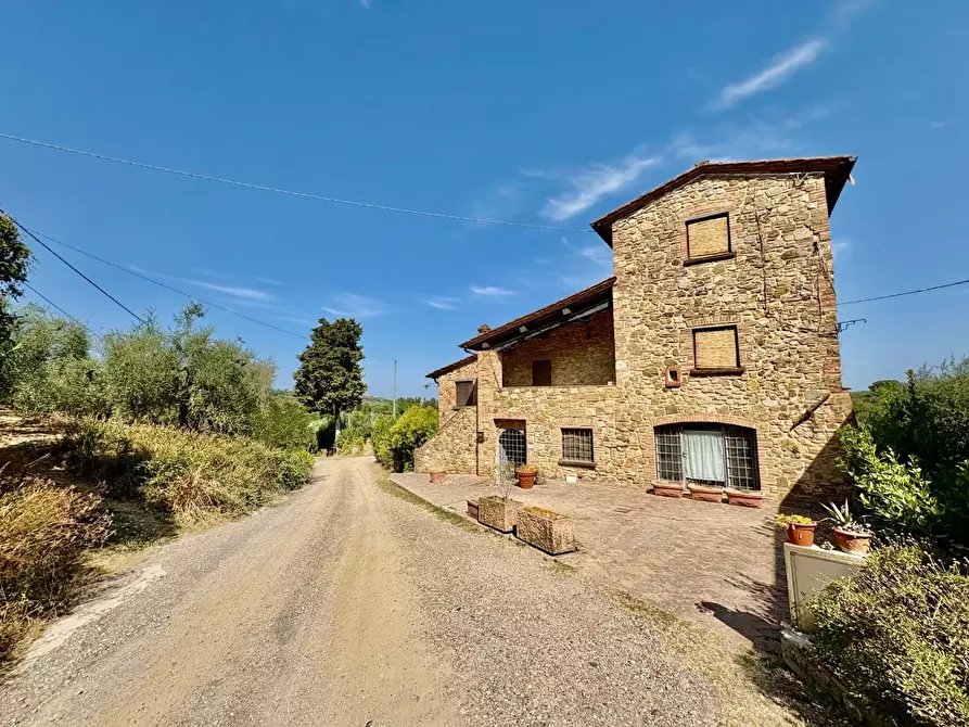 Immagine 2 di Casa colonica in vendita  a Gambassi Terme