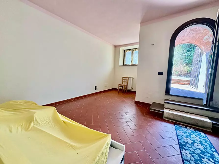 Immagine 9 di Casa colonica in vendita  a Gambassi Terme