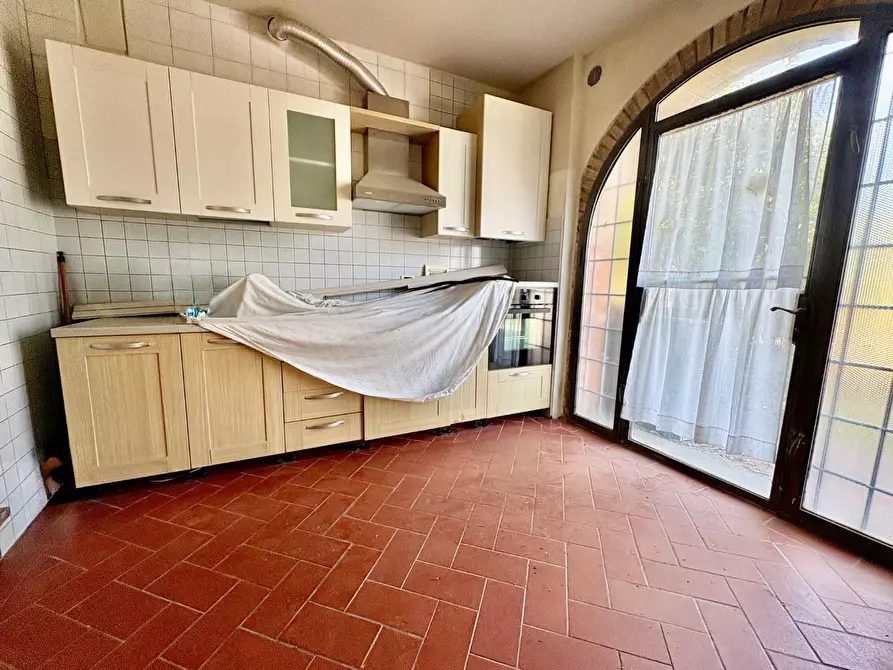 Immagine 6 di Casa colonica in vendita  a Gambassi Terme