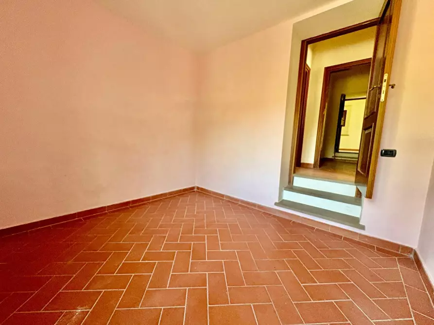 Immagine 14 di Casa colonica in vendita  a Gambassi Terme