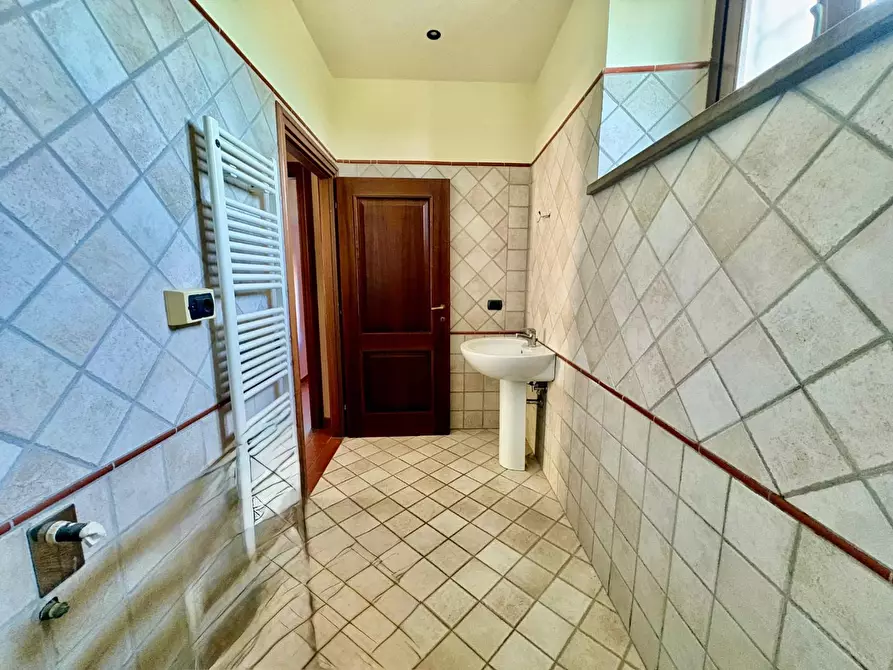 Immagine 19 di Casa colonica in vendita  a Gambassi Terme