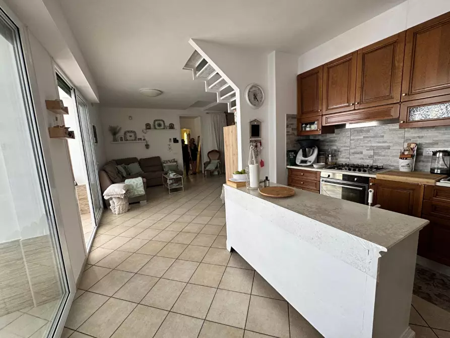 Immagine 8 di Casa semindipendente in vendita  a Carrara