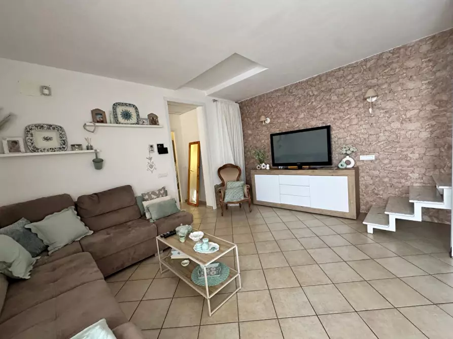 Immagine 9 di Casa semindipendente in vendita  a Carrara