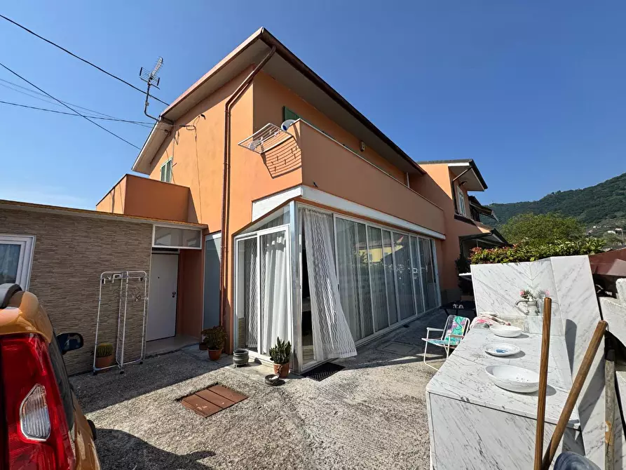 Immagine 2 di Casa semindipendente in vendita  a Carrara