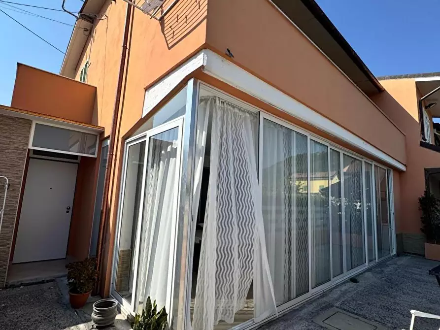 Immagine 4 di Casa semindipendente in vendita  a Carrara