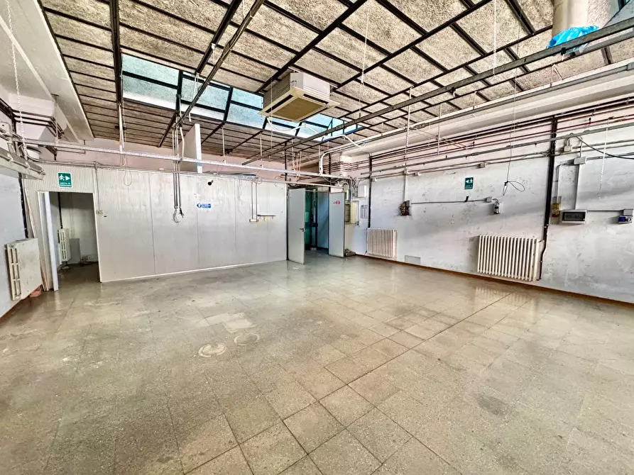 Immagine 2 di Laboratorio in affitto  a Arezzo