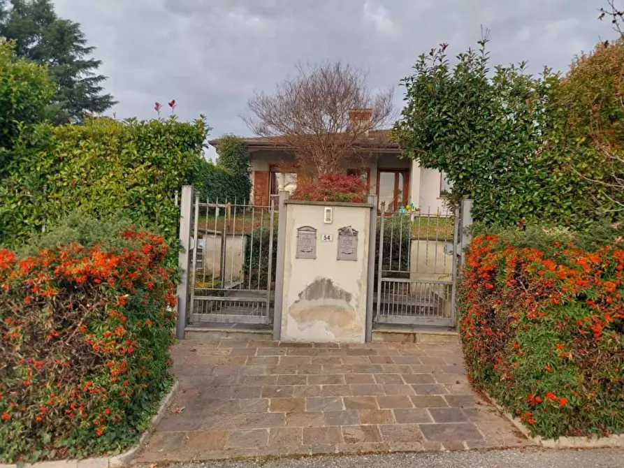 Immagine 3 di Villa in vendita  a Carvico