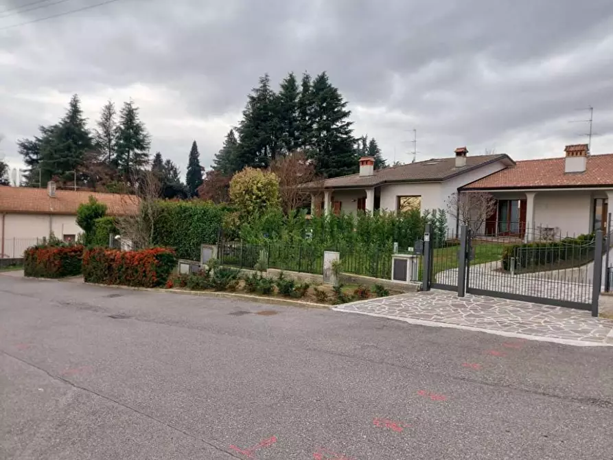 Immagine 1 di Villa in vendita  a Carvico