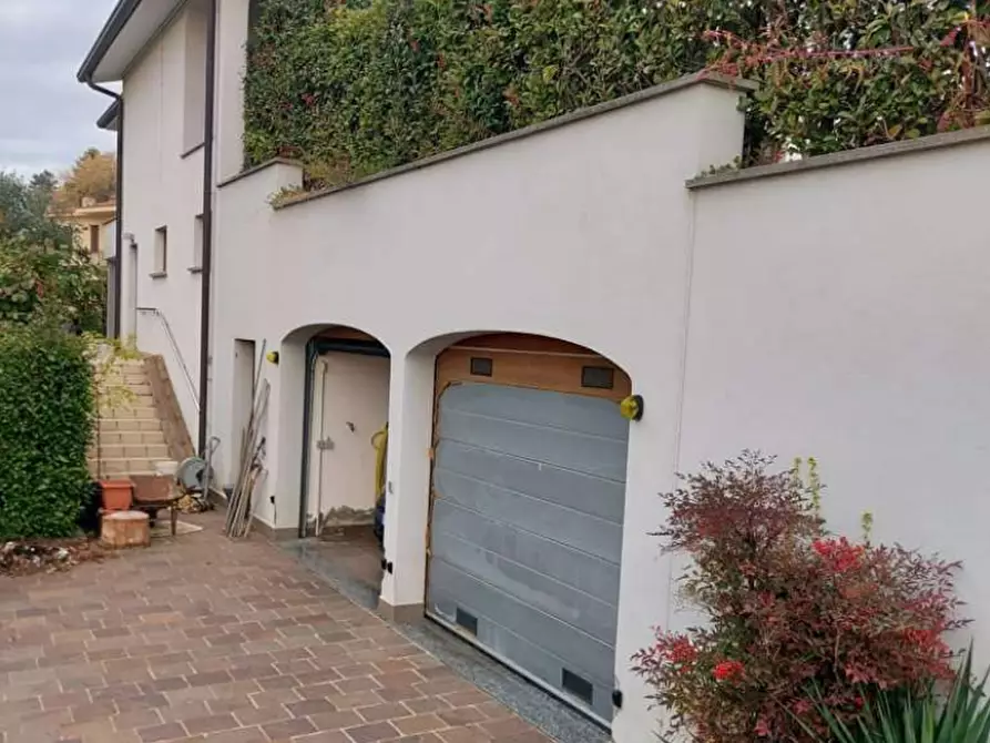 Immagine 2 di Villa in vendita  a Carvico