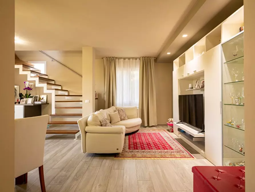 Immagine 5 di Villa in vendita  a Terricciola