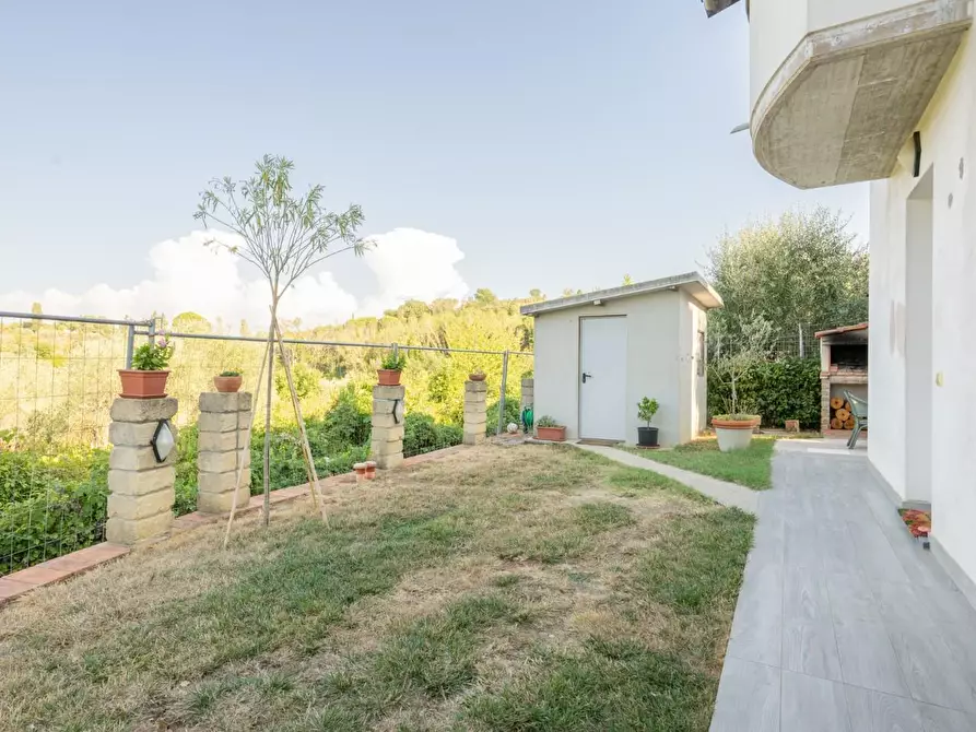 Immagine 12 di Villa in vendita  a Terricciola