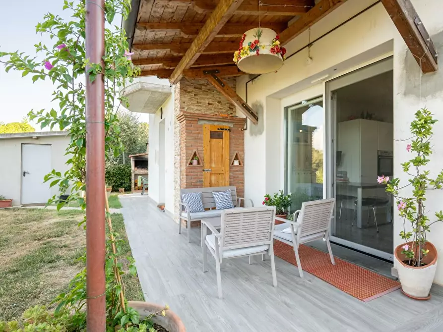 Immagine 11 di Villa in vendita  a Terricciola
