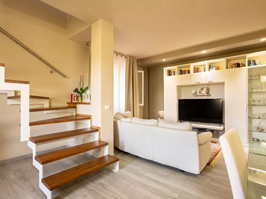 Immagine 4 di Villa in vendita  a Terricciola