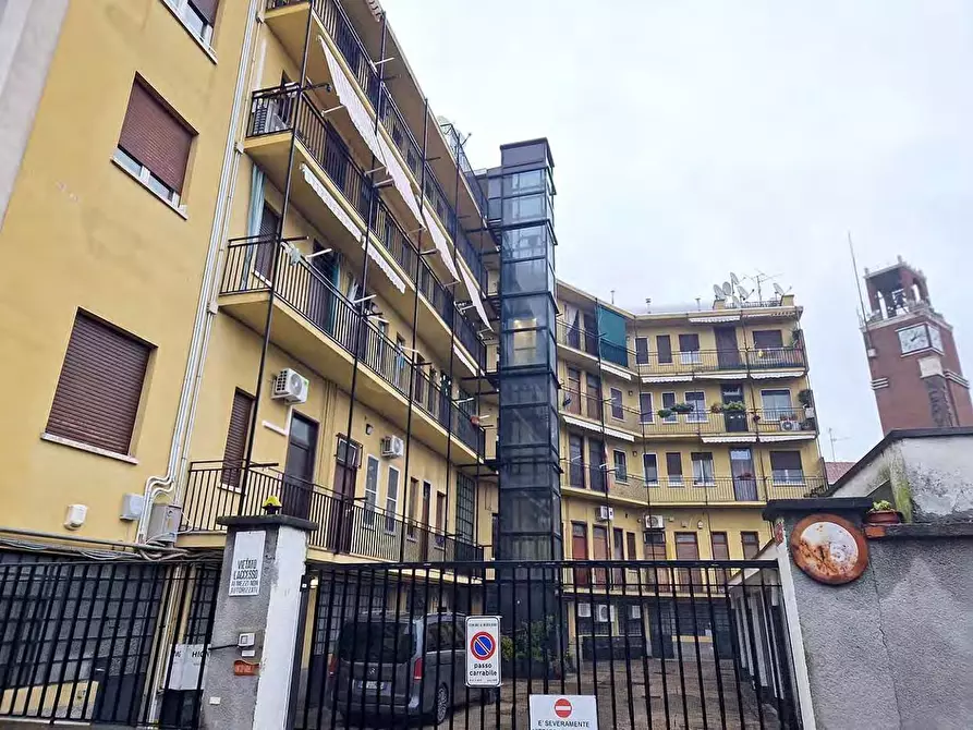 Immagine 4 di Negozio in vendita  a Nerviano