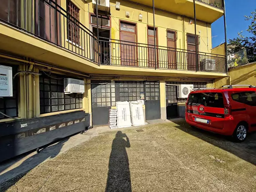 Immagine 17 di Negozio in vendita  a Nerviano