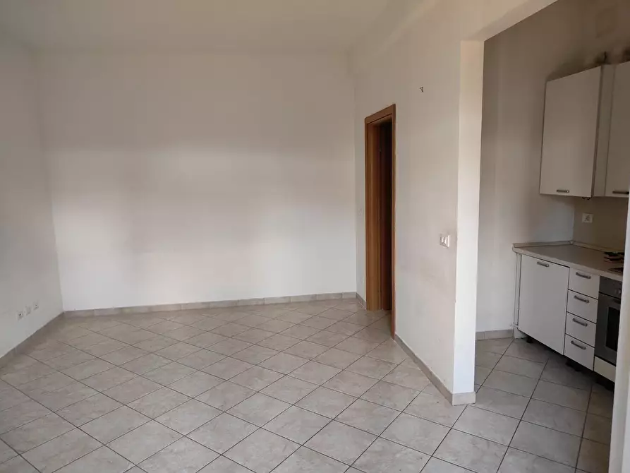 Immagine 2 di Appartamento in affitto  a Livorno