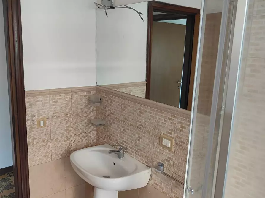 Immagine 13 di Appartamento in affitto  a Livorno