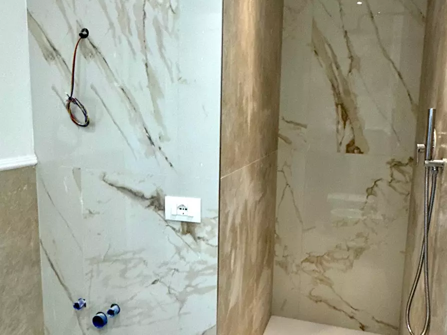 Immagine 17 di Appartamento in vendita  a Empoli