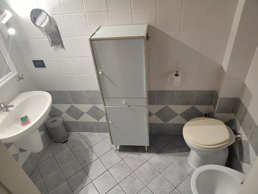 Immagine 19 di Appartamento in affitto  a Livorno