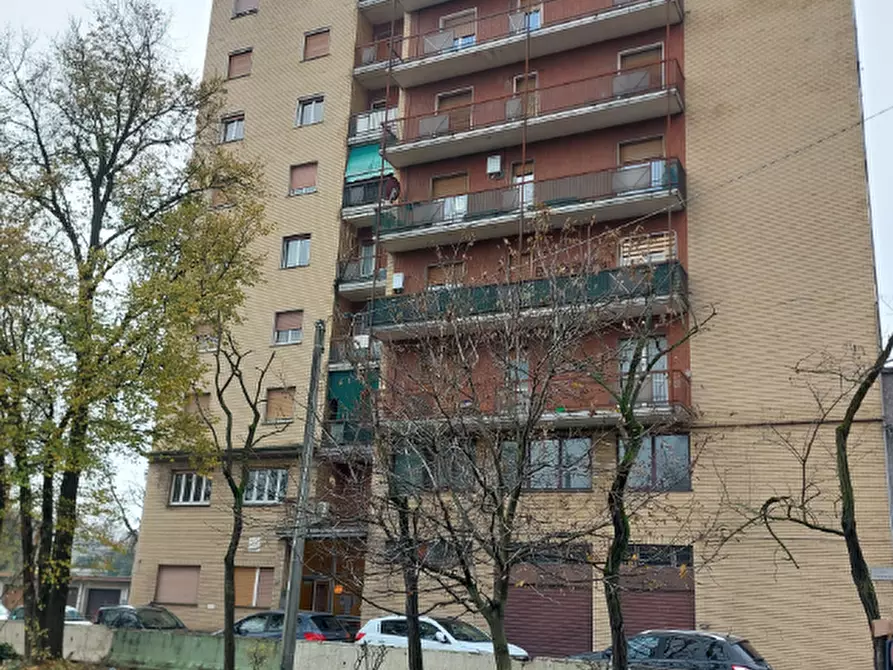 appartamento in vendita a Limbiate in zona Mombello