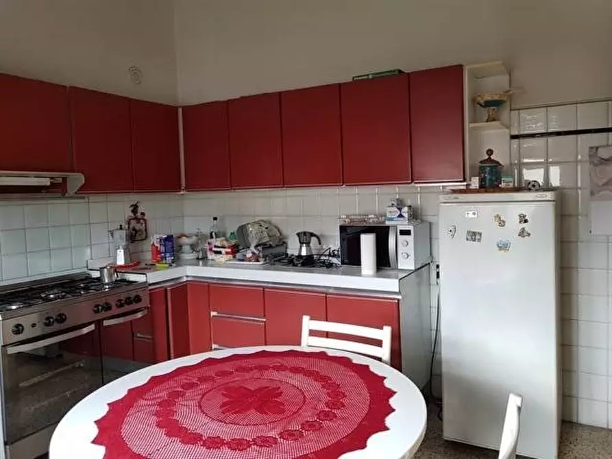 Immagine 11 di Villa in vendita  a Lucca