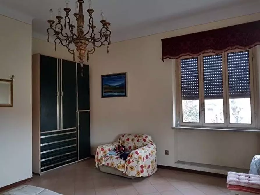 Immagine 16 di Villa in vendita  a Lucca