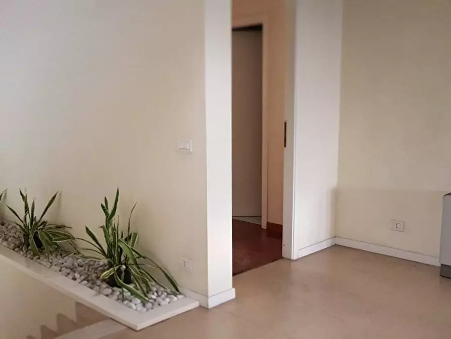 Immagine 12 di Capannone industriale in vendita  a Lucca