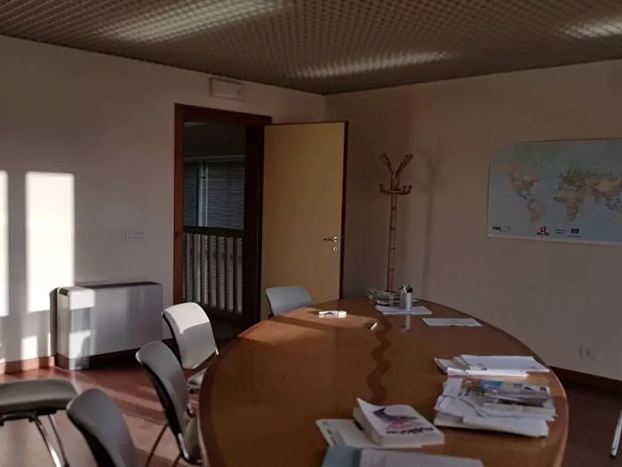 Immagine 5 di Capannone industriale in vendita  a Lucca