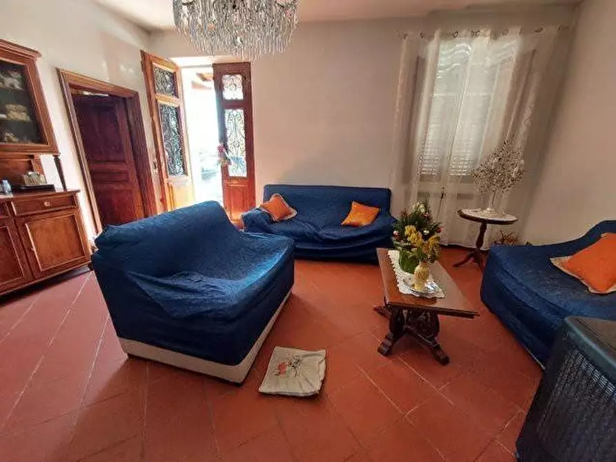 Immagine 7 di Villa in vendita  a Lucca