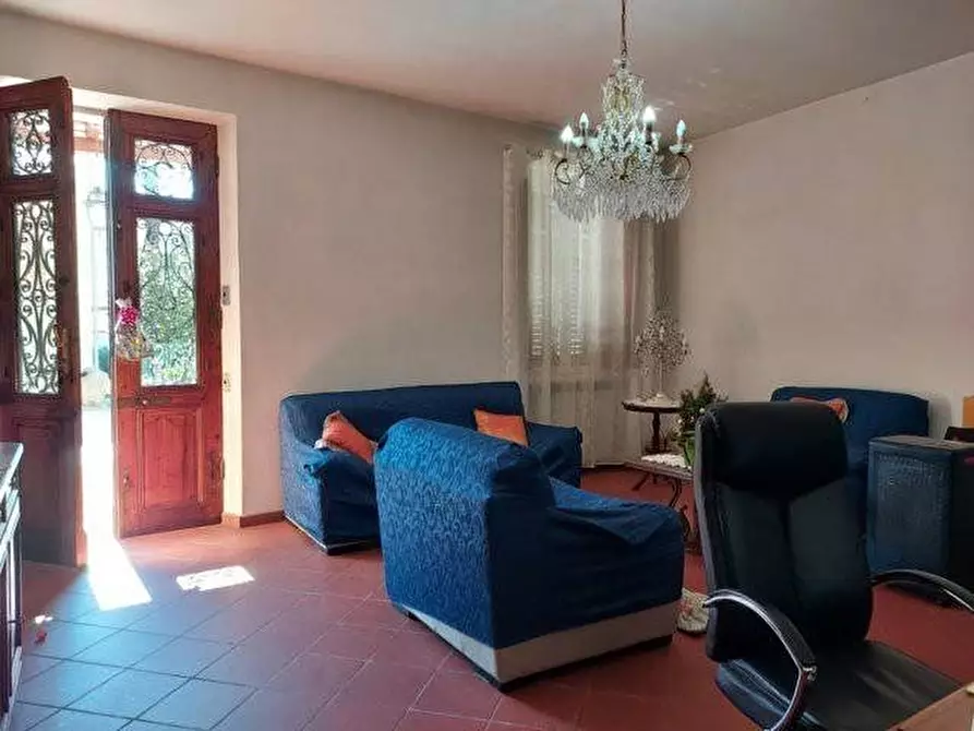 Immagine 8 di Villa in vendita  a Lucca