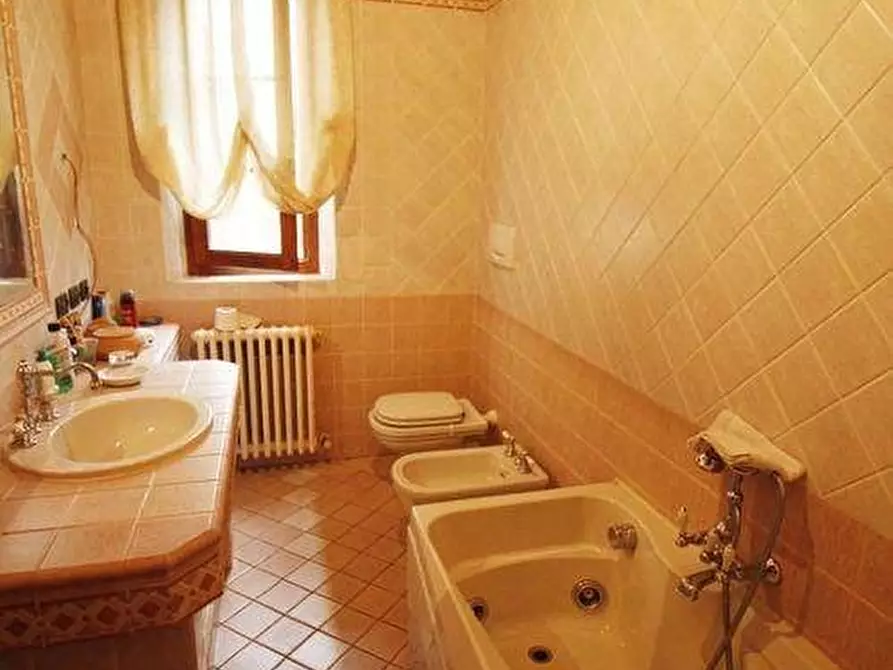 Immagine 9 di Rustico / casale in vendita  a Vinci