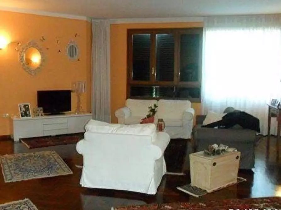 Immagine 5 di Villa in vendita  a Vinci