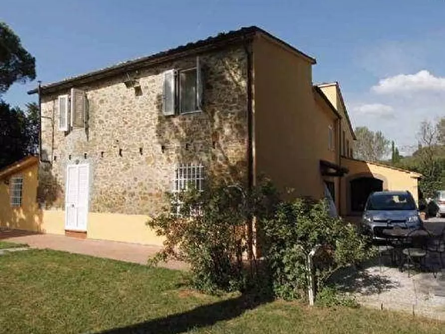 Immagine 6 di Casa colonica in vendita  a Vinci